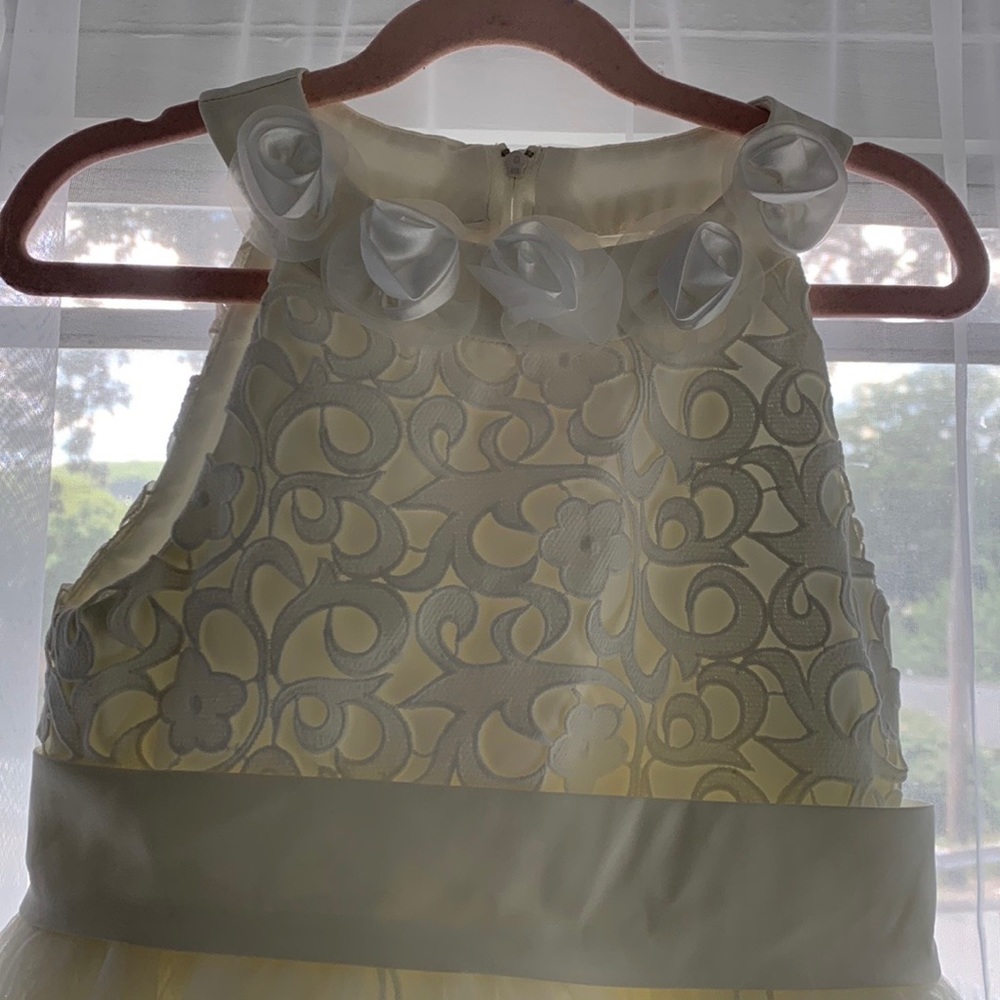 Elegant cream Mini bride girl’s dress